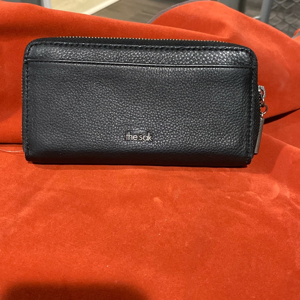 The Sak essential black leather wallet